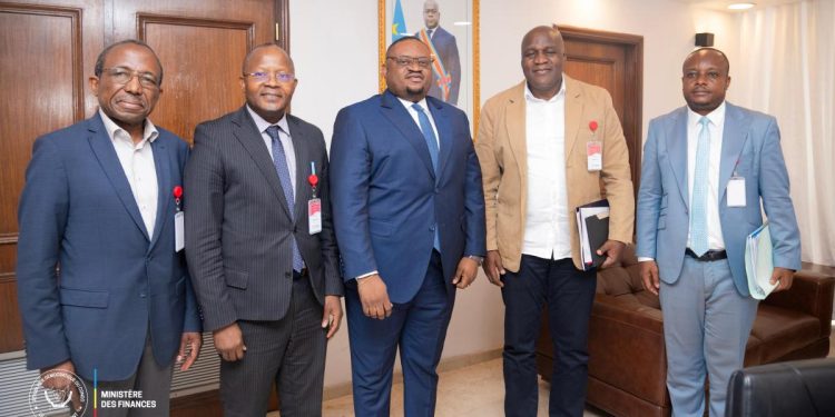 Hôpital Maman Yemo : le Ministre des finances Doudou Fwamba et le comité de gestion s’engagent à finaliser les derniers ajustements avant la reprise des activités