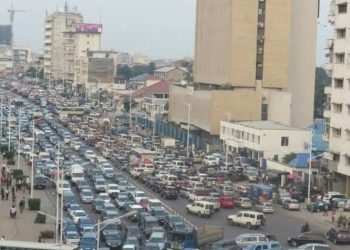 Sens unique alternés à Kinshasa : une jeune femme trouve la mort sur la cinquième bande du boulevard du 30 juin