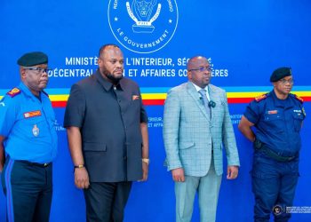 Lutte contre l’insécurité à Kinshasa : Le ministre de l’intérieur lance officiellement l’opération ‘’NDOBO’’ pour traquer les KULUNA