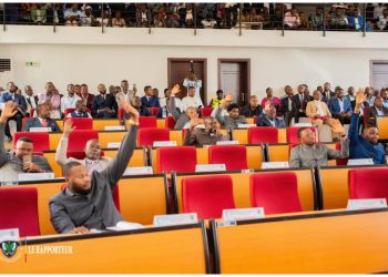 Kinshasa : les députés provinciaux adoptent la convention sur les soins de santé du personnel de l’Assemblée.