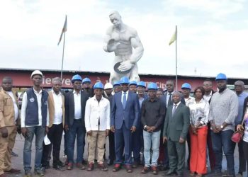 46ème Édition de la FICKIN : Le ministre du Commerce extérieur Julien PALUKU inspecte les travaux d’aménagement du site
