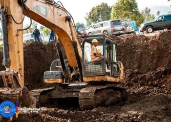 Sud-Kivu : le gouverneur Purusi inspecte les travaux d&rsquo;élargissement de la piste de l&rsquo;aéroport de kavumu