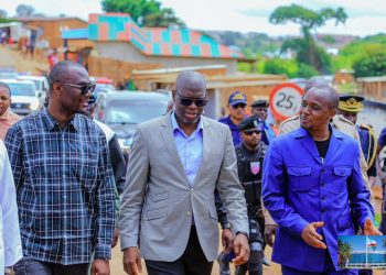 Programme de réhabilitation de 150 km de voirie : Jacques KYABULA inspecte les travaux dans le territoire de KAMBOVE