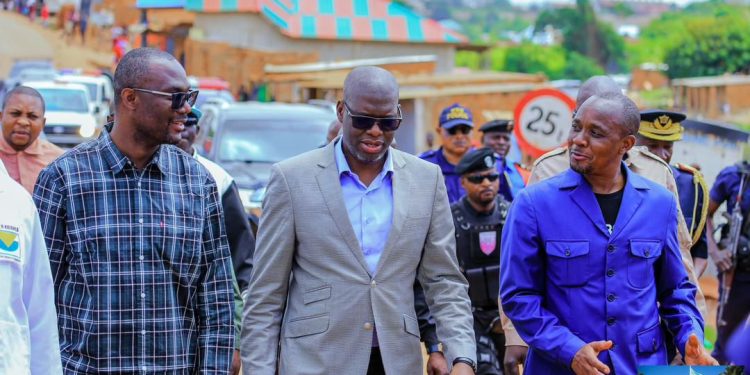 Programme de réhabilitation de 150 km de voirie : Jacques KYABULA inspecte les travaux dans le territoire de KAMBOVE