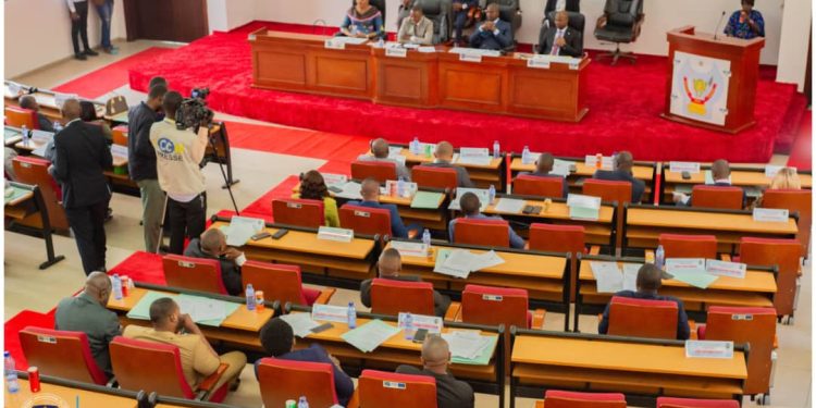 Assemblée provinciale de Kinshasa : Pour la première fois, les députés et leurs familles affiliés à des centres de santé