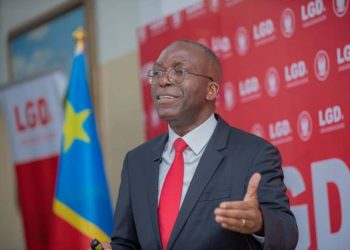 Matata Ponyo à Kindu : « À l’époque où nous étions au pouvoir, vous aviez vu comment la province fut transformée. Est-ce que nous avions changé la Constitution ? »