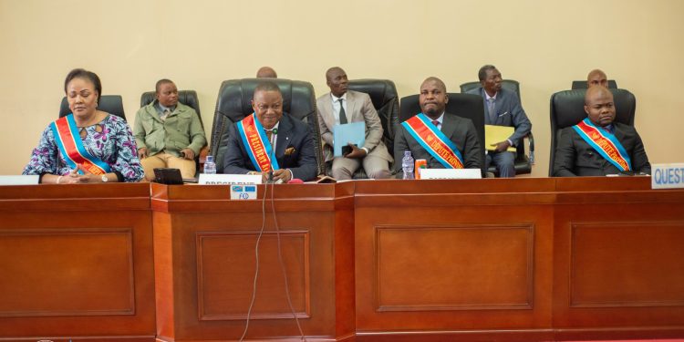 Clôture de la session ordinaire à l’Assemblée provinciale de Kinshasa : Le bureau préoccupé par les problèmes d’environnement, de routes et de sécurité