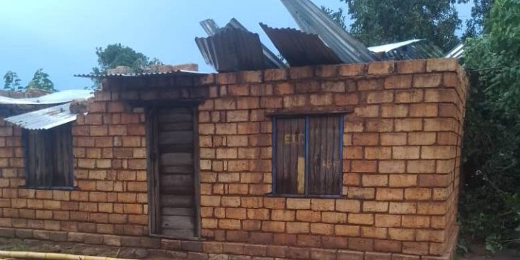 Haut-Katanga : Le député Balth Chola alerte sur la situation humanitaire chaotique de plus de 120 familles sans abri victimes des pluies torrentielles du 25 décembre à Kasenga