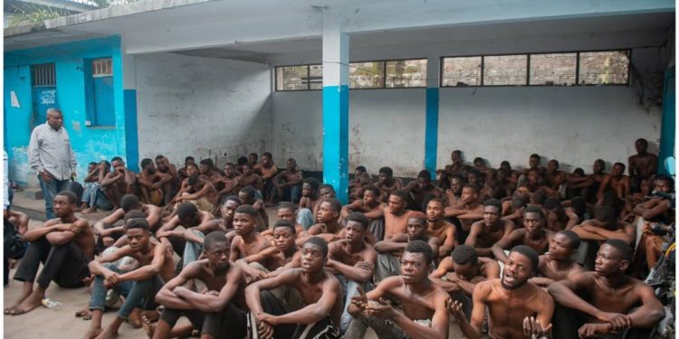 Poursuite de l’opération NDOBO à Kinshasa : près de 450 kuluna arrêtés par la police nationale congolaise mercredi 1 janvier 2025