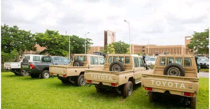 Kasaï : La province réceptionne 15 jeeps pour les Administrateurs du territoire et la police don du président Tshisekedi