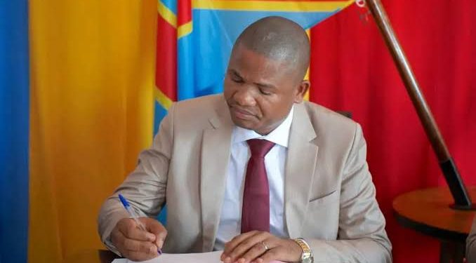 Dossier spoliation du Lac TSHOMBE : le vice-Gouverneur Martin Kazembe sommé de se présenter à l’assemblée provinciale avec la mention « Aucune absence ne sera tolérée »