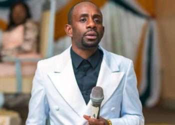 Meurtre du journaliste Adonis Numbi Banze : indigné, Constant MUTAMBA, ordonne l’arrestation des personnes impliquées (communiqué)