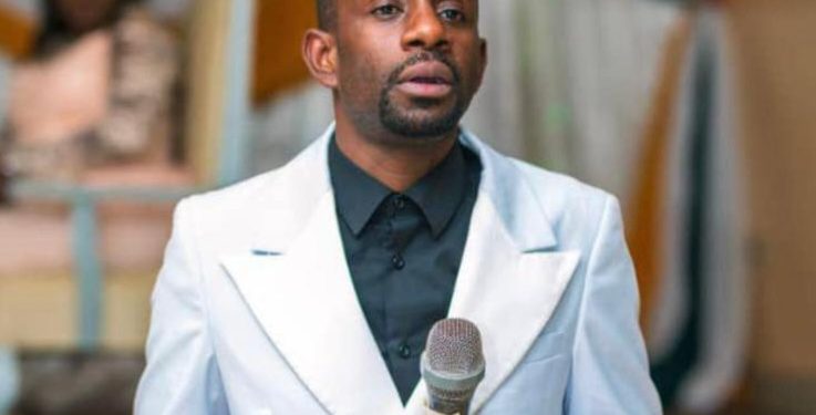 Meurtre du journaliste Adonis Numbi Banze : indigné, Constant MUTAMBA, ordonne l’arrestation des personnes impliquées (communiqué)