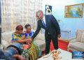 Lubumbashi : après pressions et incompréhensions, la veuve du journaliste assassiné Adonis Numbi reçue par le Gouverneur Jacques Kyabula