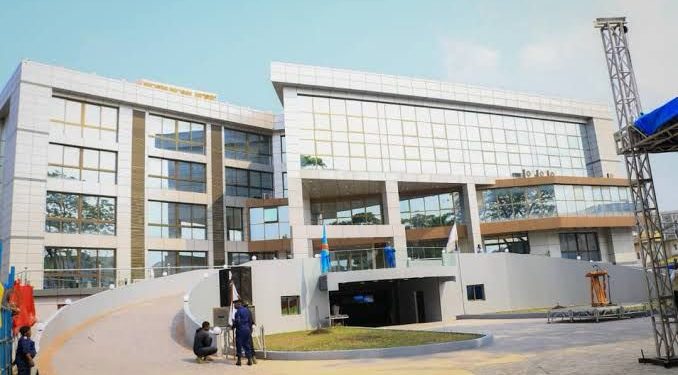 Kinshasa : Le gouvernement provincial annonce la révision bientôt des contrats non avantageux pour une bonne gestion de la ville (Communiqué)