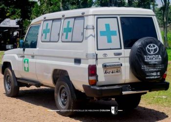 Kasaï-oriental : les cliniques universitaires de Mbujimayi dotées d’une ambulance médicalisée par le gouvernement central