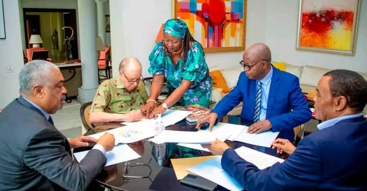 RDC : les anciens Premiers Ministres dont leon Kengo soutiennent la réforme constitutionnelle annoncée par Félix Tshisekedi (Document)