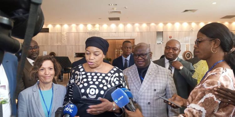 Agression rwandaise : Eve BAZAIBA note que cette guerre à un impact dévastateur sur l’environnement et la biodiversité