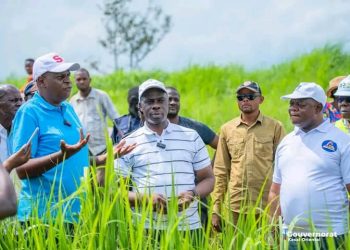 Construction du centrale hydroélectrique de Tubi Tubitubidi II au Kasaï-Oriental : le gouverneur visite le site à Kabeya Kamwanga