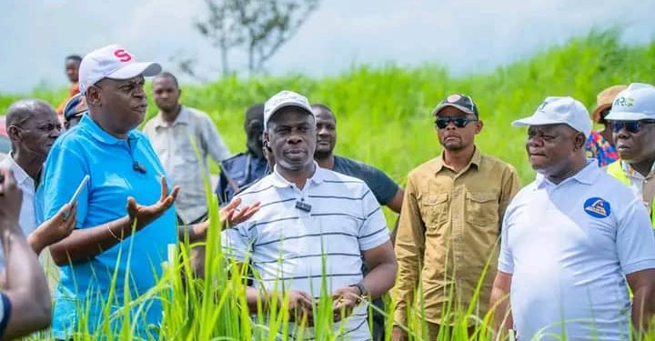 Construction du centrale hydroélectrique de Tubi Tubitubidi II au Kasaï-Oriental : le gouverneur visite le site à Kabeya Kamwanga