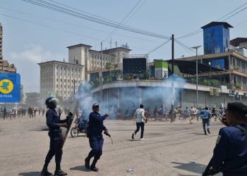 Tensions à Kinshasa : La police nationale congolaise disperse des manifestants (Constat)