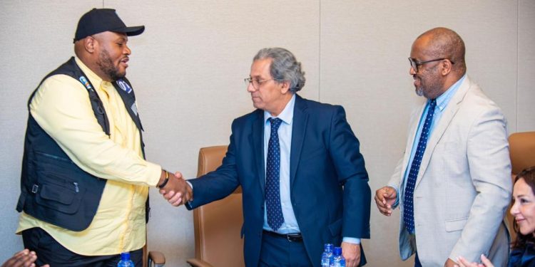 Construction d’un hôpital à Maluku : Daniel Bumba et l’entreprise TGCC signent un protocole d’accord