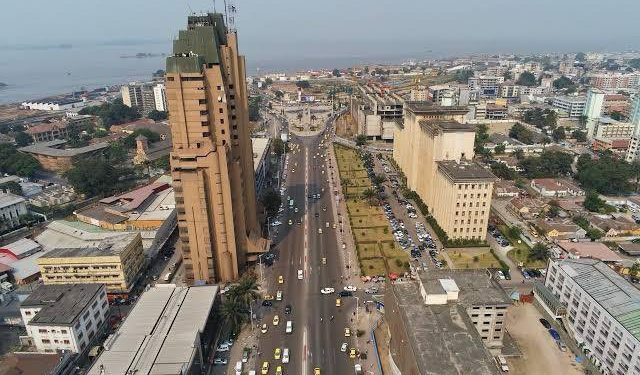 Kinshasa : Pas de morts enregistrés lors des manifestations contre l’agression rwandaise en dehors des pillages d’un supermarché et de quelques ambassades ( Police)