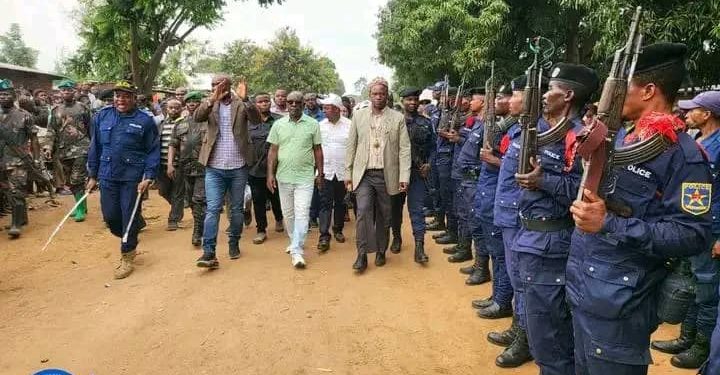 Guerre à l’Est : les jeunes des villages de Fizi au Sud-Kivu prêts à combattre à côté des FARDC contre l’ennemi