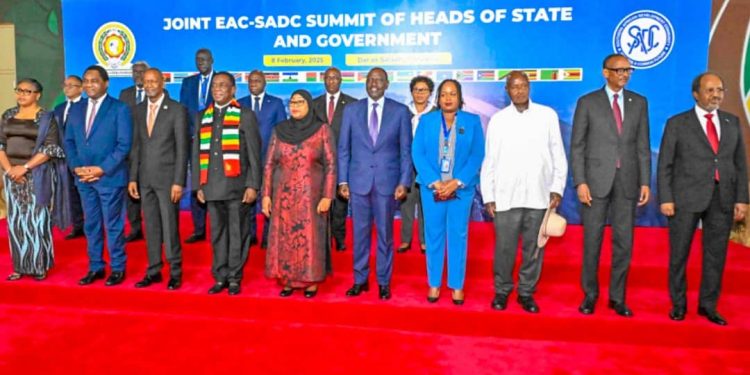 Sommet EAC-SADC en Tanzanie : Tshisekedi insiste sur le retrait des troupes rwandaises, Museveni appelle à un dialogue direct avec les belligérants