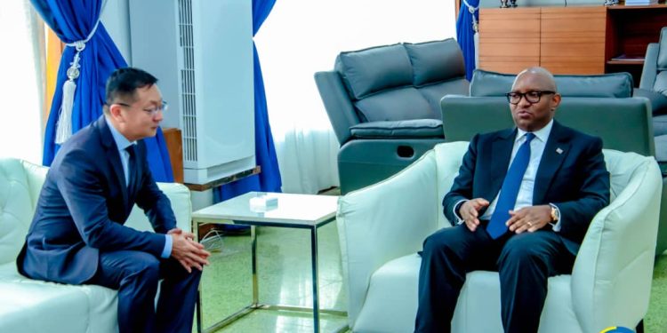 Sénat : Le nouvel Ambassadeur de la Chine Zhao Bin réitère l’engagement de son pays à accompagner la RDC