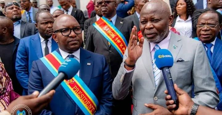 Agression rwandaise : insulté par un militant, Vital Kamerhe appelle à éviter le piège des réseaux sociaux qui profite à « l’ennemi »