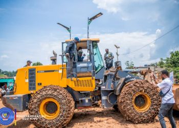Sud-Kivu : le gouverneur Purusi lance les travaux de réhabilitation de 17,14 km de route dans le tronçon Bagira-Kabare