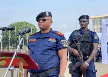 Kinshasa : la Police interdit aux agents de l&rsquo;ordre de fouiller dans les téléphones de la population