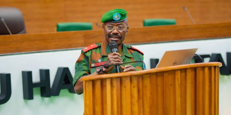 Mobilisation des troupes : Le général Eddy KAPEND appelle à la vigilance face aux défis sécuritaires en RDC