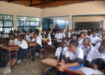 Crise sécuritaire en RDC : 2 594 écoles fermées, plus d&rsquo;un million d’enfants affectés, le gouvernement lance un programme d&rsquo;éducation d&rsquo;urgence