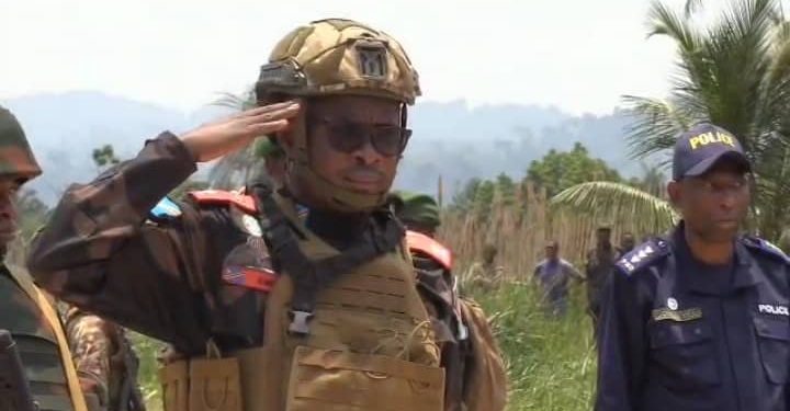 WALIKALE: le général-major Evariste KAKUL, gouverneur militaire du Nord-Kivu, suspend les barrières et les taxes illicites