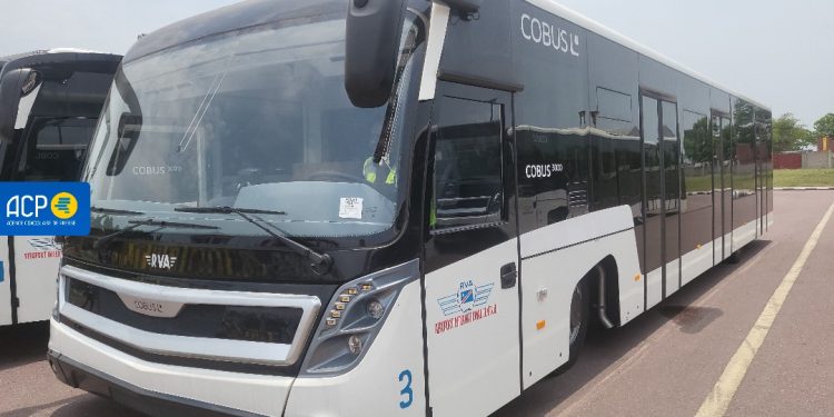 Déplacement des voyageurs entre les terminaux et les avions : Jean-Pierre Bemba met en service de nouveaux véhicules