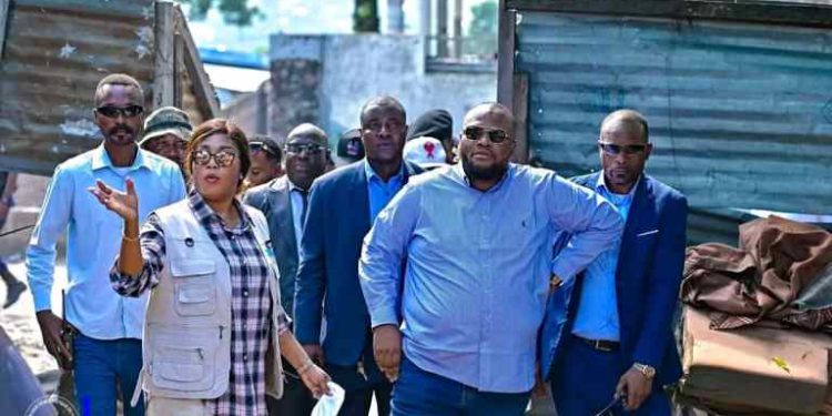 Kinshasa : Daniel Bumba et Acacia suspendent la construction anarchique des stations-service sur l’avenue 24