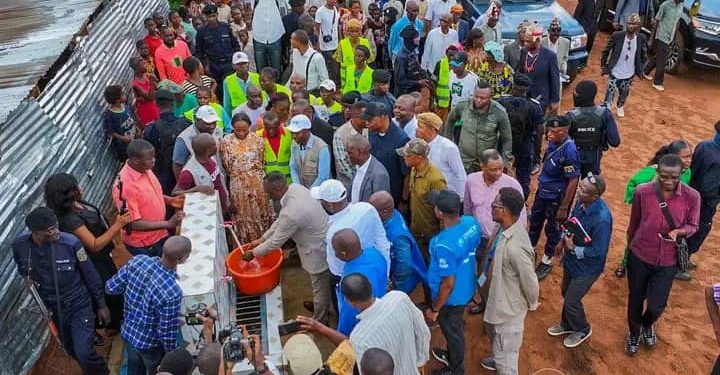 Kasaï-Oriental : inauguration d’un forage d’eau construit à Kansampuila avec le financement de l’UNHCR