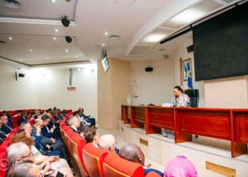 RDC : Devant les diplomates, Thérèse Kayikwamba sollicite un embargo des armes achetées par le Rwanda.