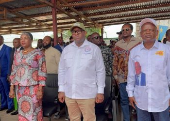 Haut -Lomami : le président du Sénat apporte son soutien aux recrues en formation à la base militaire de Kamina