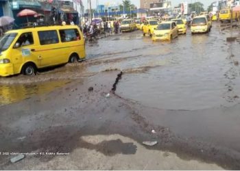 Délabrement des avenues Kasaï, Kalembelembe et Victoire : Un constat alarmant malgré les assurances données par le gouverneur Daniel BUMBA (Reportage)