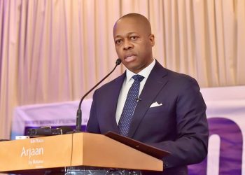 RDC : le Ministre du portefeuille Jean Lucien Busa interpelle le PCA de la SNEL après l’organisation d’un test de recrutement interne (Document)