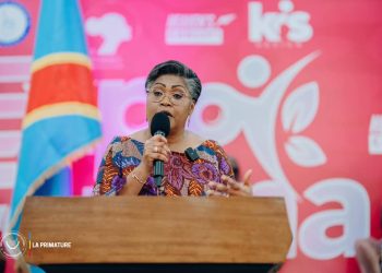 Judith Suminwa aux étudiantes de l’UPC et futures entrepreneures : « Brisez le plafond de verre et imposez vos compétences »