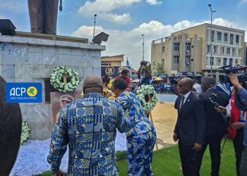 56 ème anniversaire de la mort de Joseph Kasa-Vubu : Judith Suminwa dépose une gerbe de fleurs