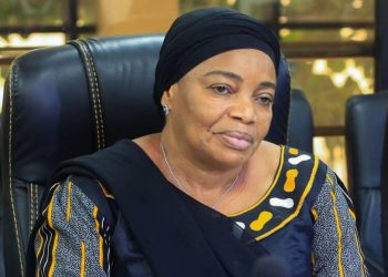 Environnement : La ministre Eve Bazaiba présente le poster du domaine forestier et le portail du SNSF en RDC