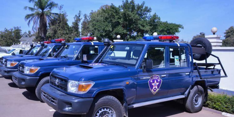 Embouteillages récurrents sur la route Kasumbalesa: le gouvernement provincial dote la police d’un nouveau charroi automobile