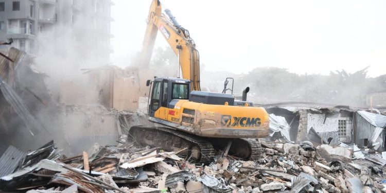 Kinshasa : Démolition des constructions anarchiques à Kintambo sur instruction du gouverneur Daniel Bumba