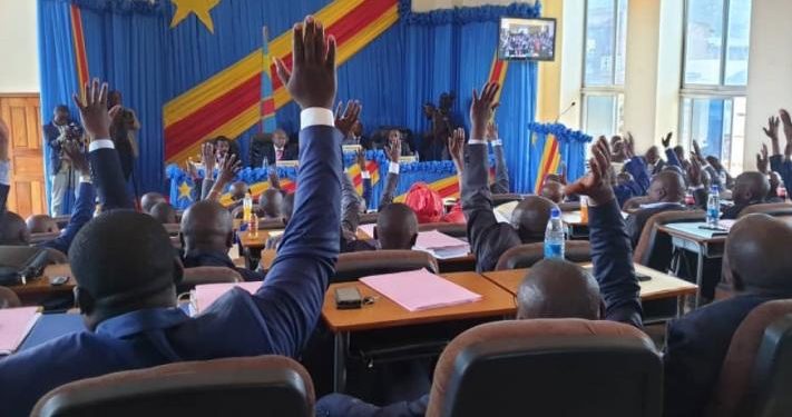 Sud-Ubangi : Constant Mutamba ordonne des poursuites contre 19 députés provinciaux pour corruption et rébellion contre la justice