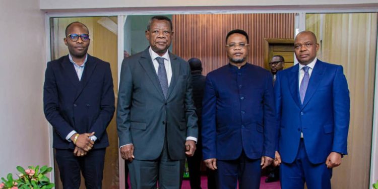 Consultations politiques : Lambert Mende appelle à l’unité nationale face aux menaces pesant sur la RDC